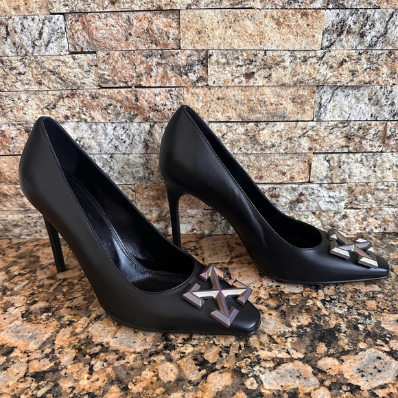 OFF-WHITE Black Leather Arrow Embellished Pumps Size6 $910 - Picture 2 of 9